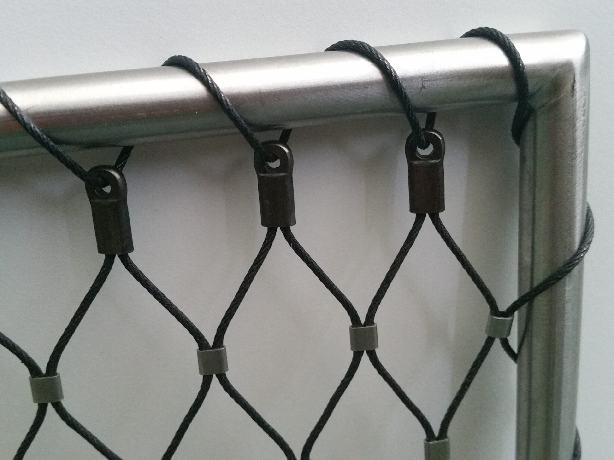 Rahmen mit Ösen geschwärzt (2)